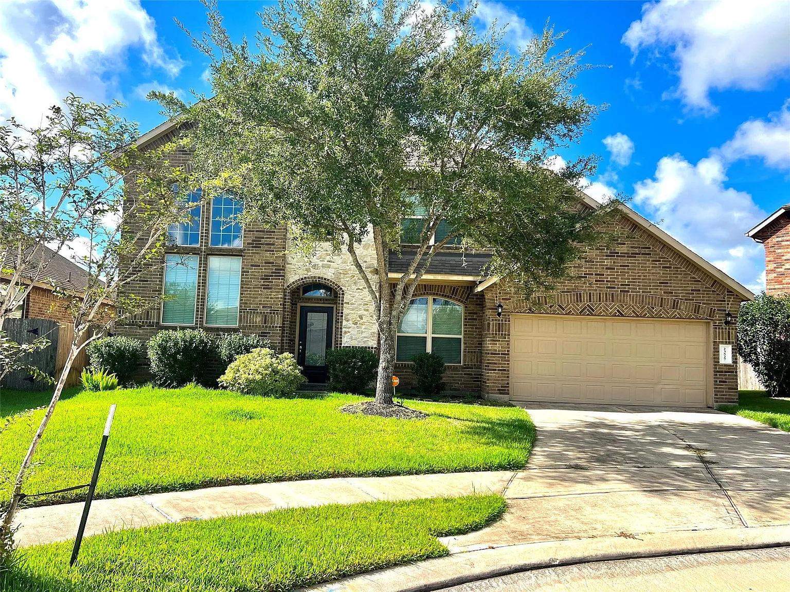 4 bed, 3.0 bath, 3727 sqft, $3,550 — Photo 1