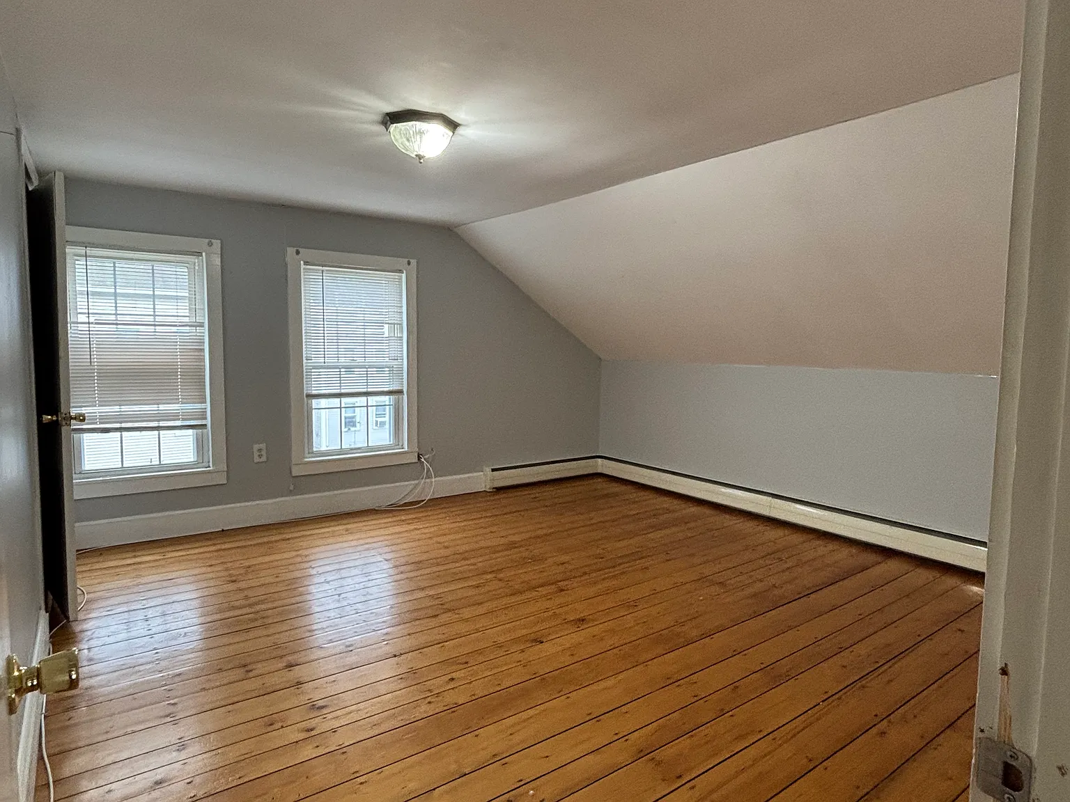 4 bed, 1900 sqft, $3,380 — Photo 4