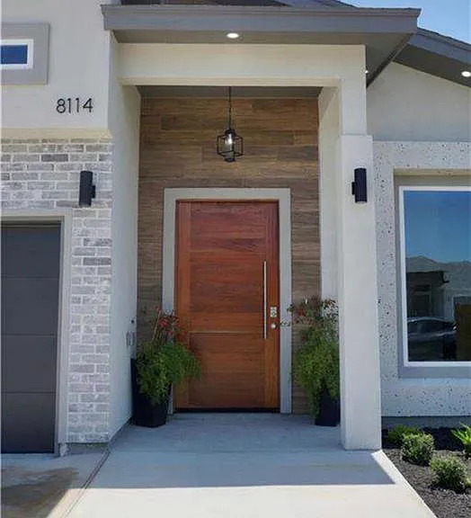 8114 N 25th Ln — Photo 2