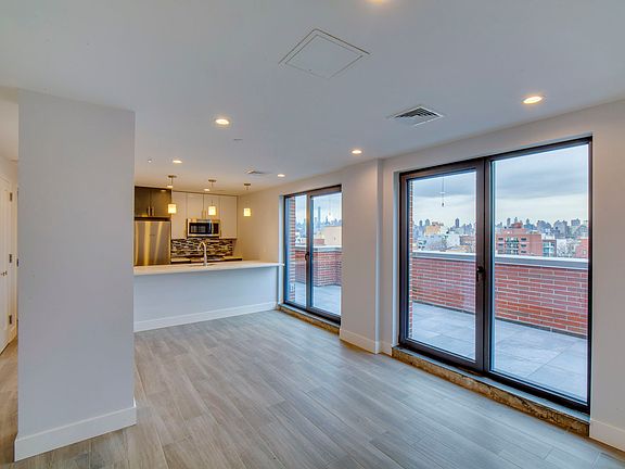 3rd image of 25-40 31st St Unit Penthouse 7