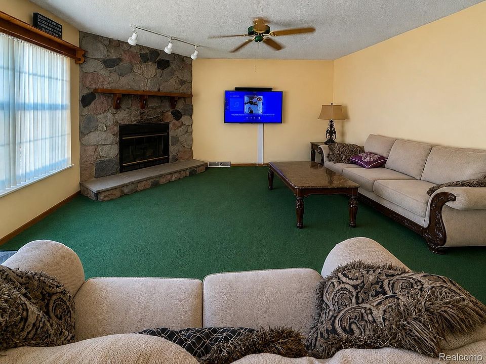 6968 Liberty Ln, photo 4