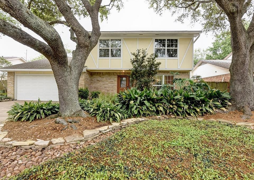 1st image of 15302 Pebble Lake Dr