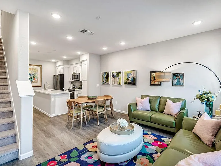 327 Pear Tree Ter #B — Photo 11
