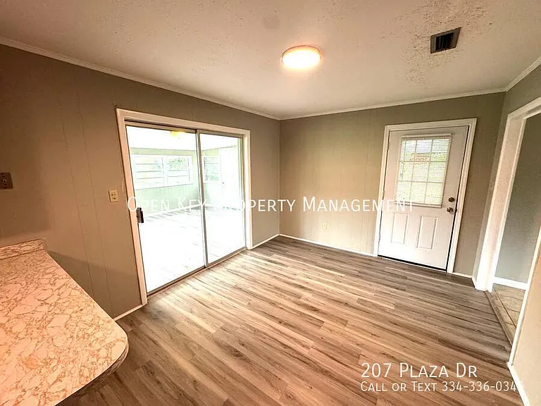 207 Plaza Dr — Photo 12