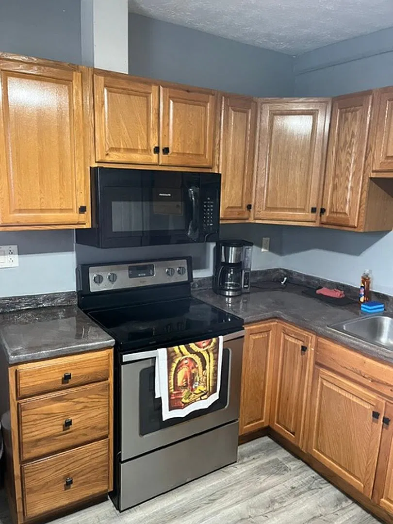 359 S Main St — Photo 4