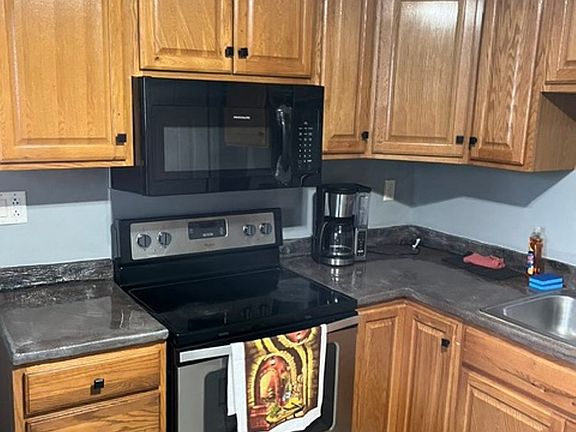 4th image of 359 S Main St #4