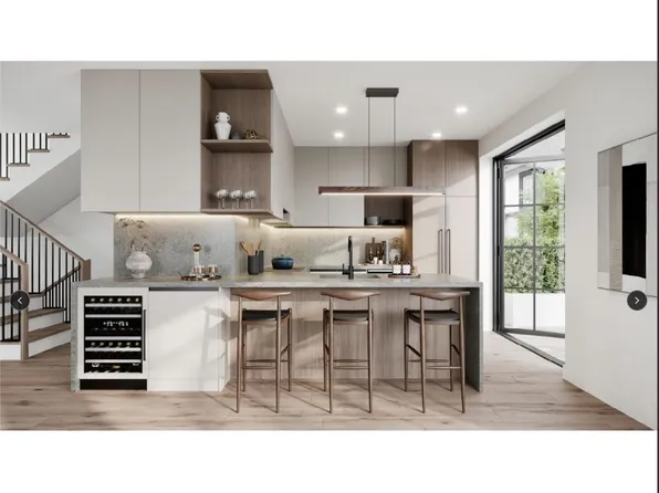 3288 Brookridge Dr #6, North Vancouver, BC V7R 3A8