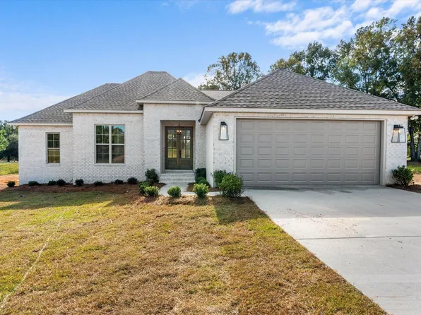 18 Wandering Oaks Ln, Hattiesburg, MS 39401