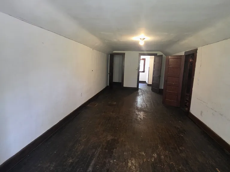 1303 E Hickory St — Photo 19