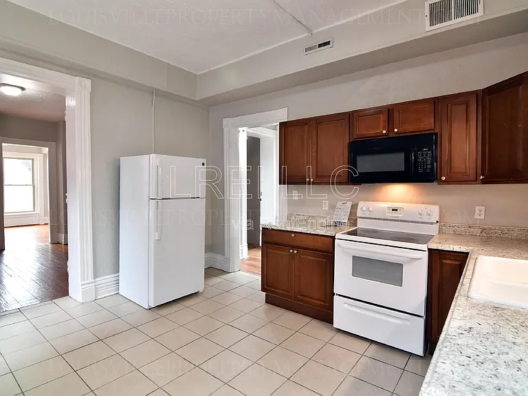 607 E Saint Catherine St #2 — Photo 6
