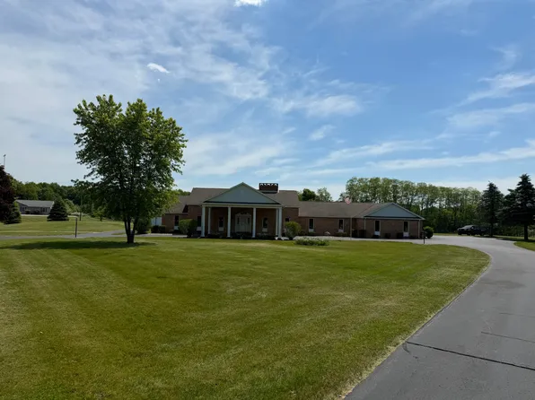 1111 N Lake Pleasant Rd #8, Hillsdale, MI 49242