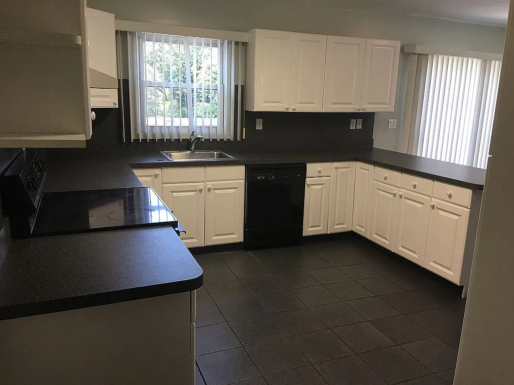 39 Homeland Dr photo 1
