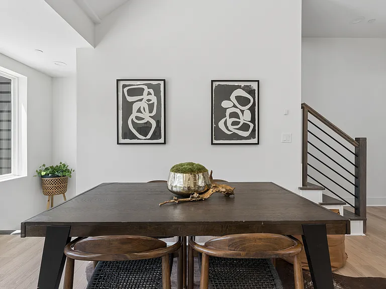2202 N Carroll Ave #102 — Photo 42
