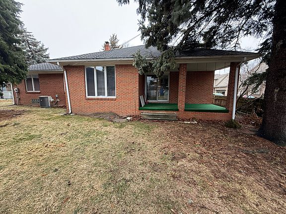 3rd image of 31500 Ryan Rd