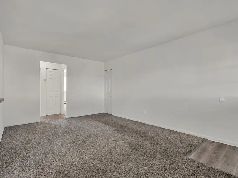 Laurelton Village Apartments — Photo 32
