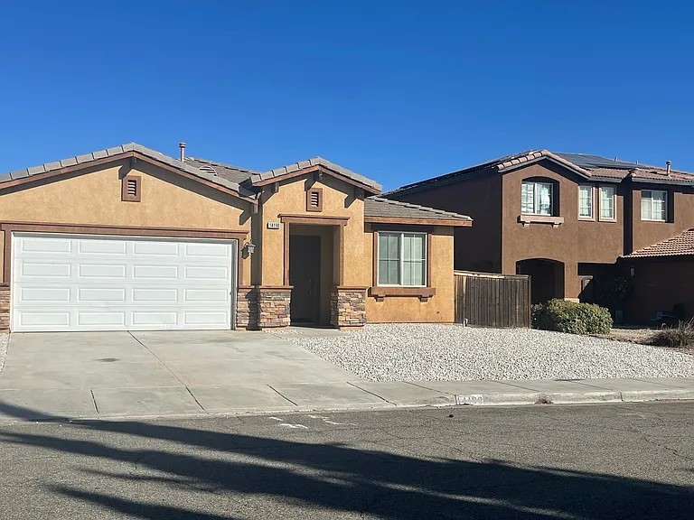 14190 Blackstone St — Photo 26