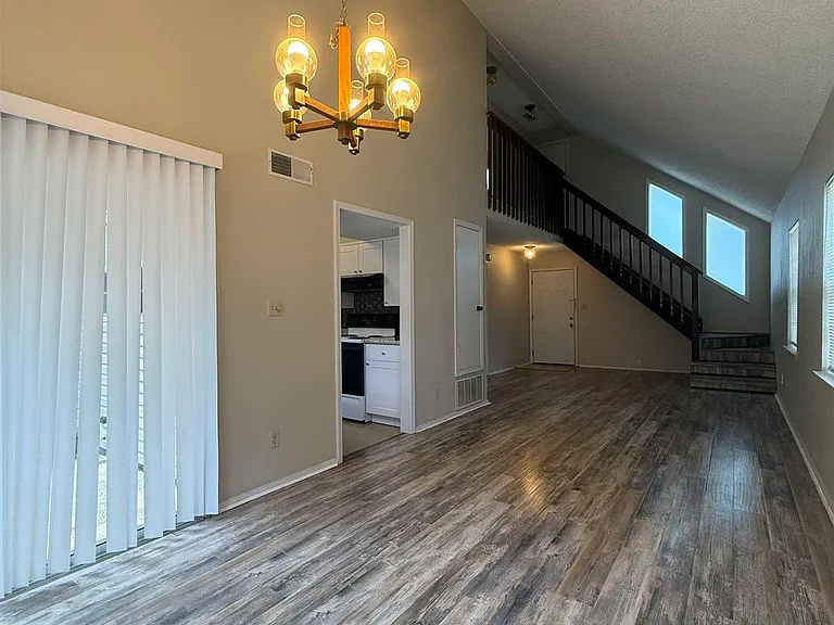 3004 Cedarwood Village Ln — Photo 4