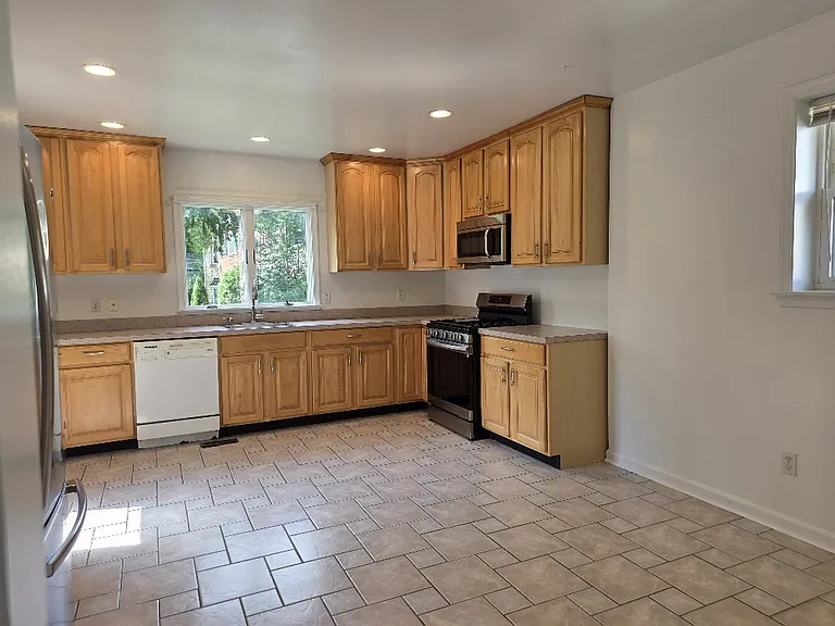 2106 Prichard Rd — Photo 6