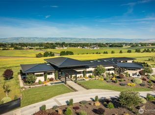 335 Brickwood Dr, College Place, WA 99362