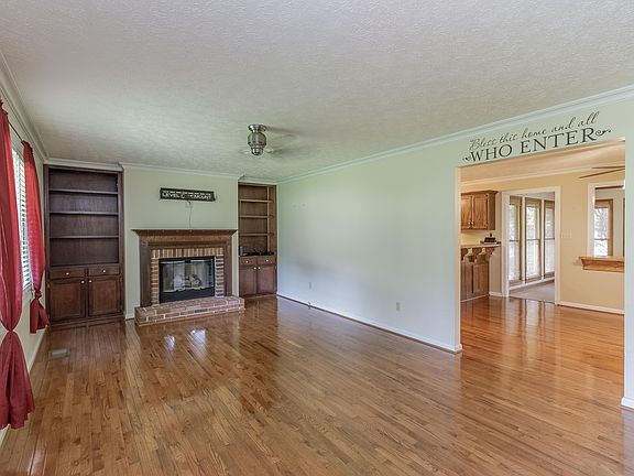 2nd image of 43 Wood Heights Dr