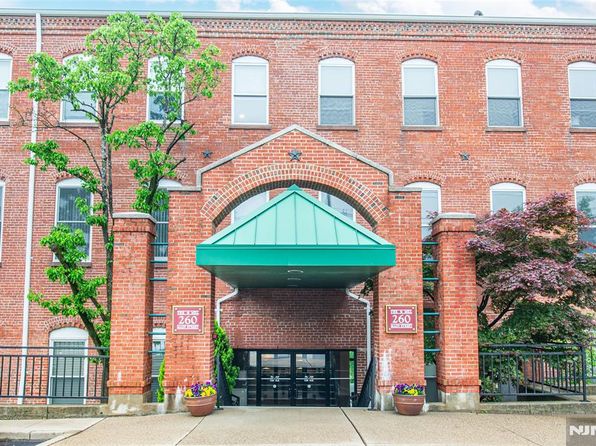 260 Main St APT 118, Little Falls, NJ 07424