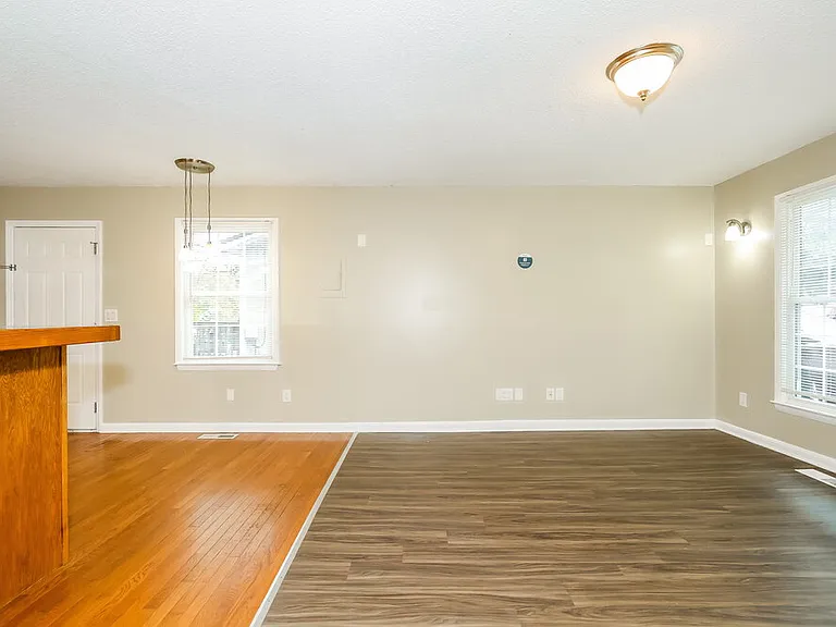 4407 Cornell Ave — Photo 5