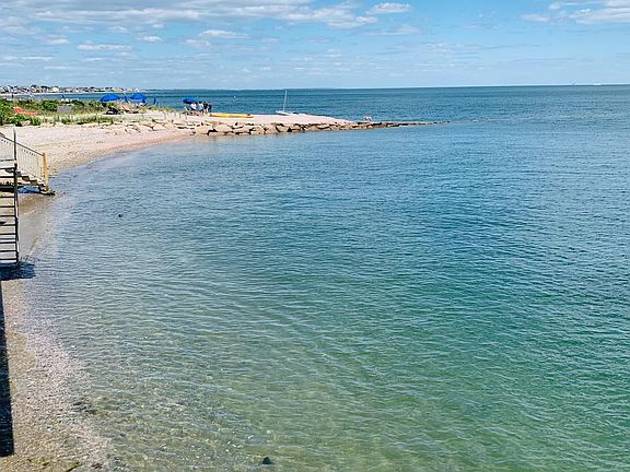 Dripping over the Long Island Sound