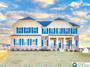 2890 Hawk Valley Ct, Center Valley, PA