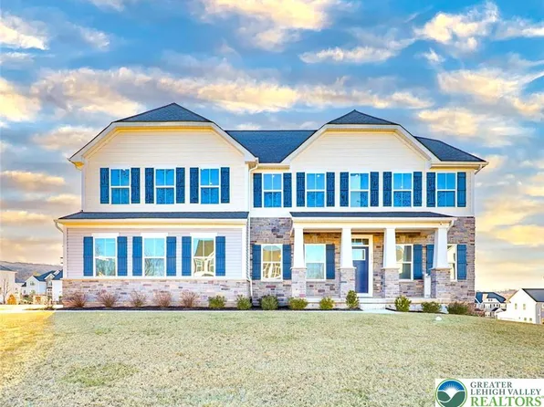 2890 Hawk Valley Ct, Center Valley, PA 18034