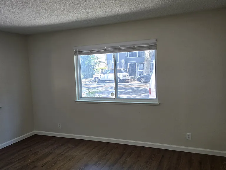 2630 G St #1 — Photo 7