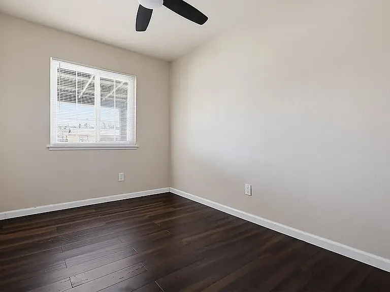 465 Meadowbrook Dr — Photo 34