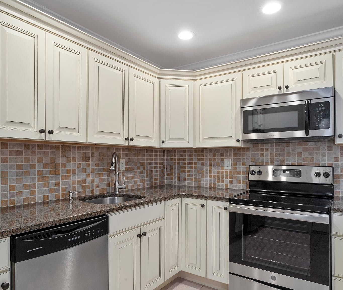 4 Jeanne Marie Gdns 10B, Nanuet, NY 10954 Zillow