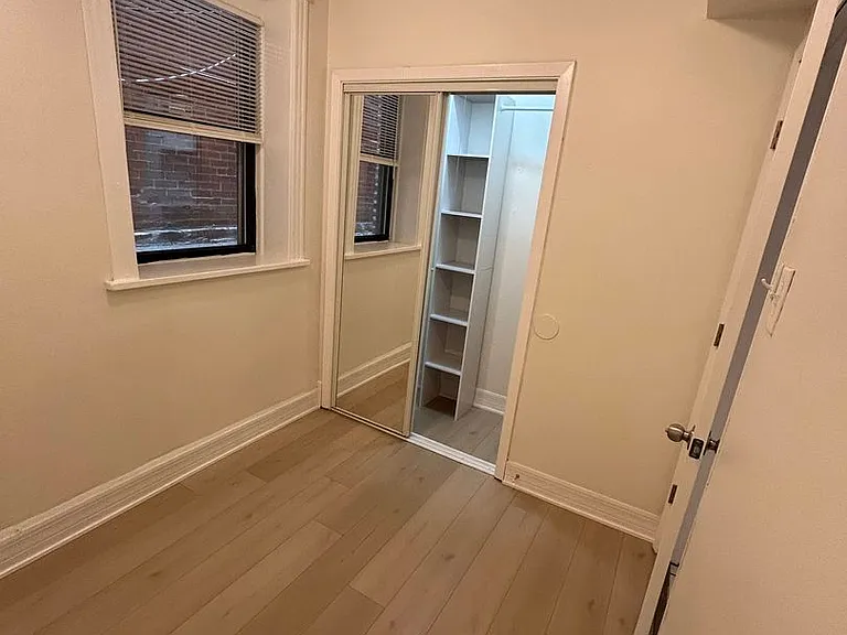 725 S Loomis St — Photo 13
