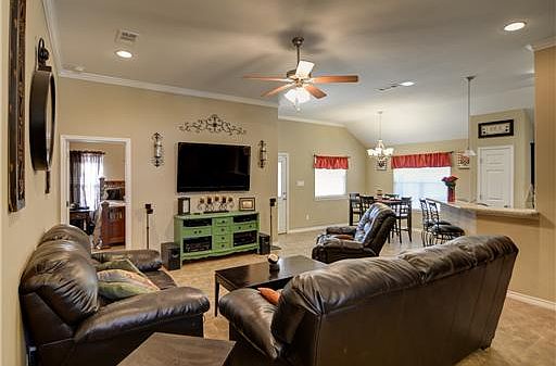 3rd image of 2511 Leyla Ln
