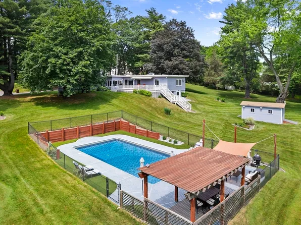 44 Locust St, Merrimac, MA 01860