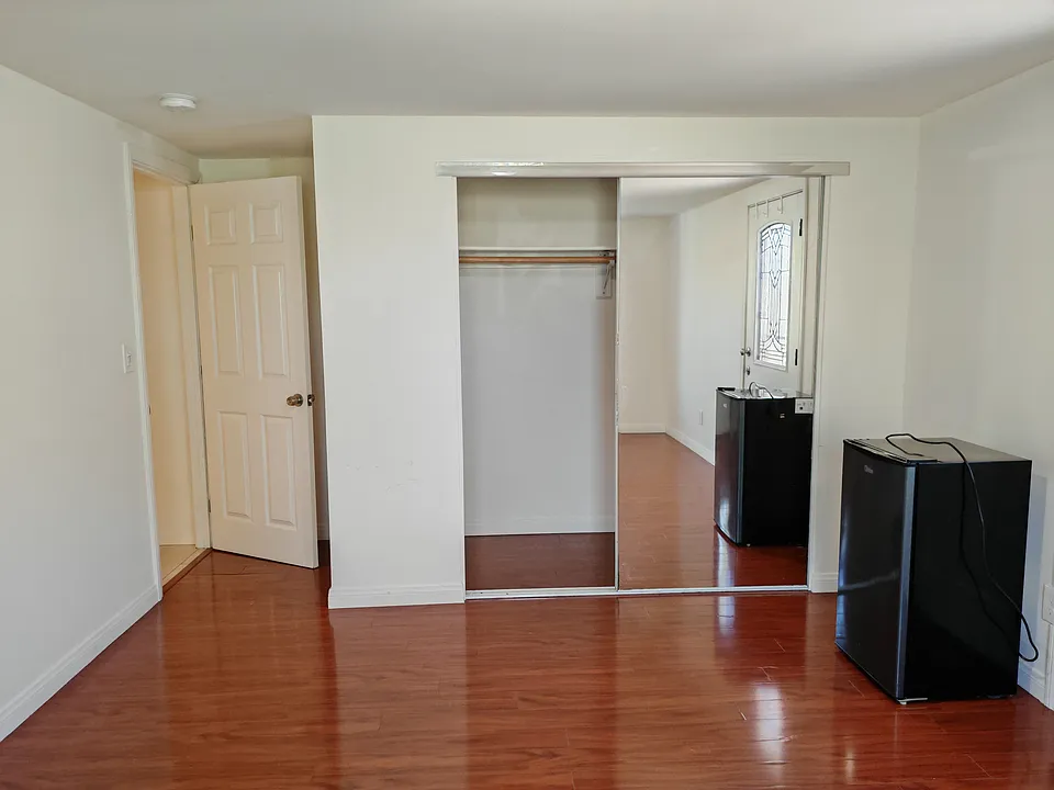 13292 Greentree Ave