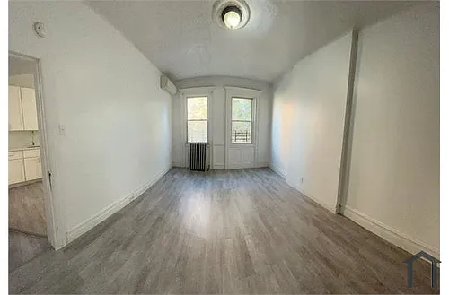 2318 Valentine Ave #2A Photo 1