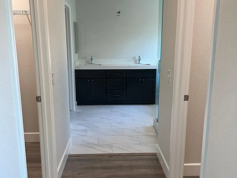 2454 Whispering Oaks Dr — Photo 12