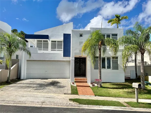 Isabel Ii Street Quintas Reales Q #Urb-10, Guaynabo, PR 00969