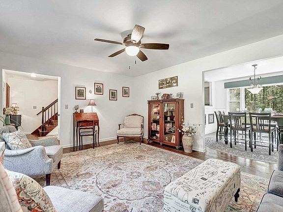 3rd image of 21 Kyle Ct