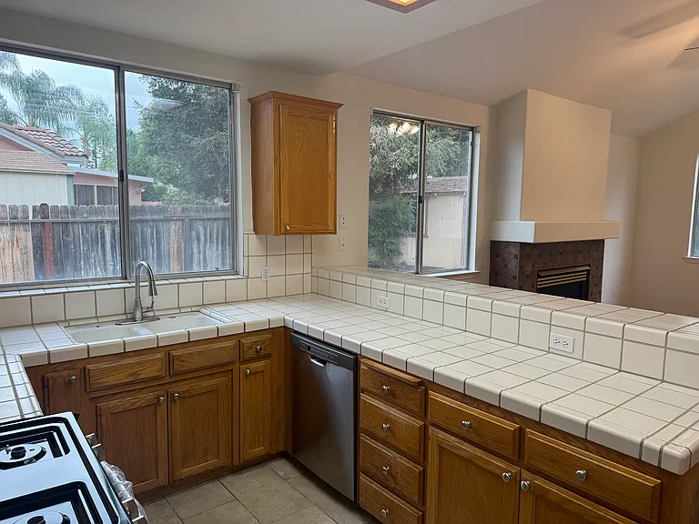 7270 N Gorma Ave — Photo 13