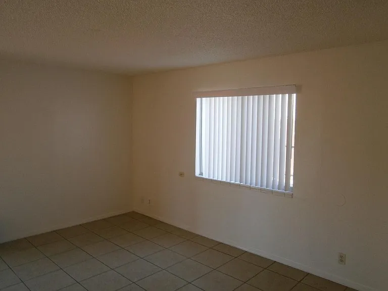7920 E McKinley St #D — Photo 3