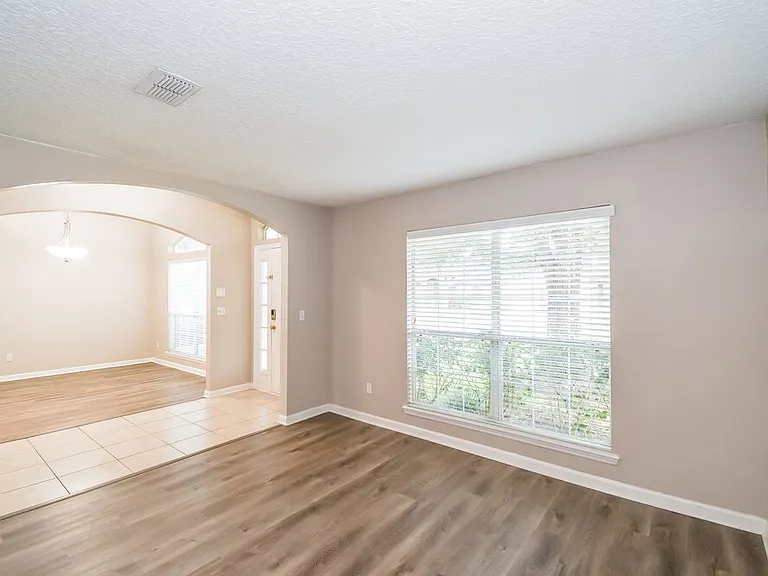 9135 Prosperity Lake Dr — Photo 8