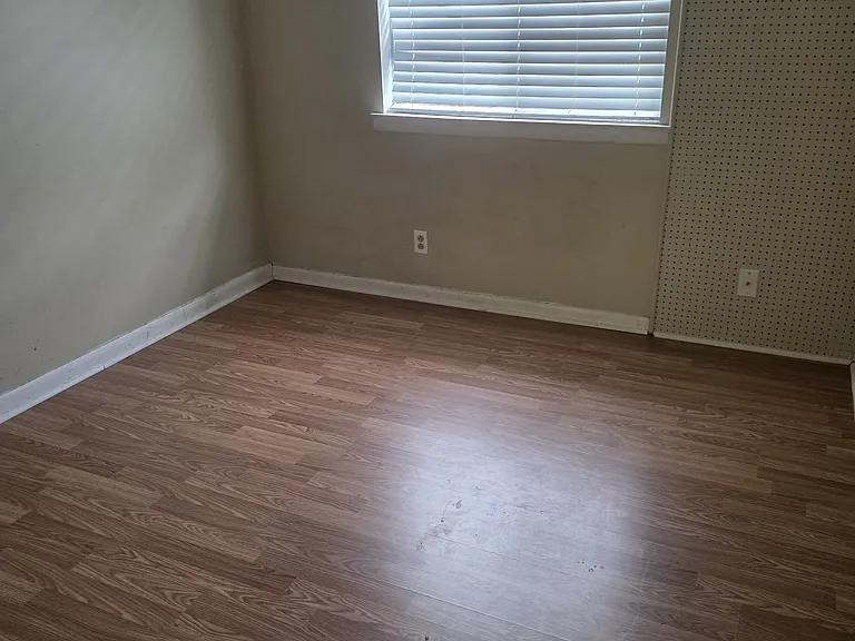 916 Wendell Ave — Photo 7