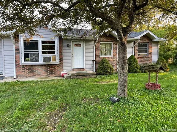 3923 Merwin Rd, Lapeer, MI 48446