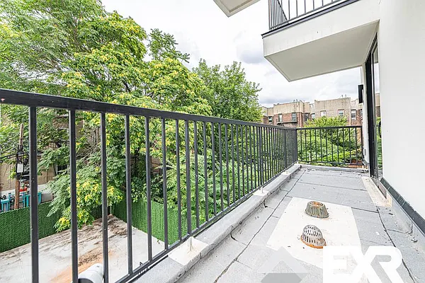 Rented by EXR | media 20