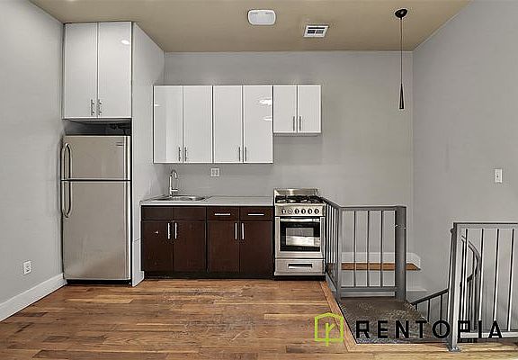 5th image of 132 Meserole St APT 1R