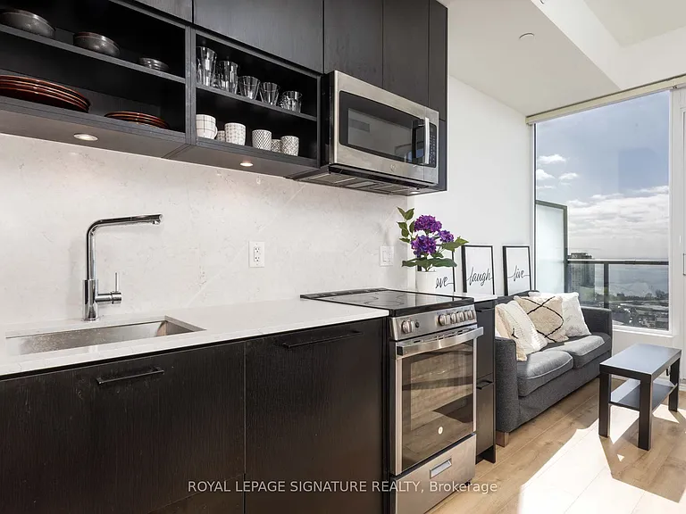 135 E Liberty St #Penthouse 9 — Photo 6
