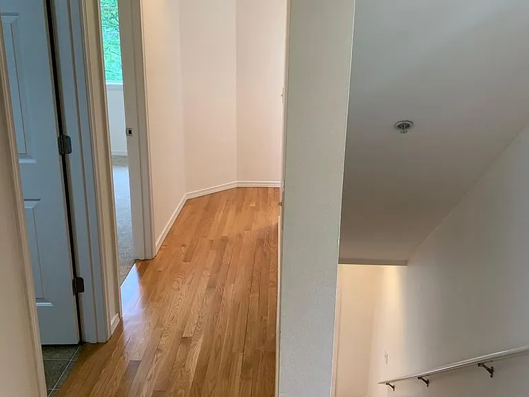 443 NE Ravenna Blvd #C — Photo 27