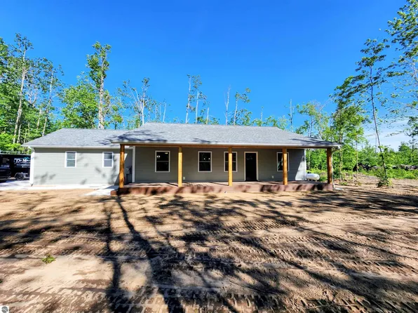 6509 Deepwood Dr, Mancelona, MI 49659